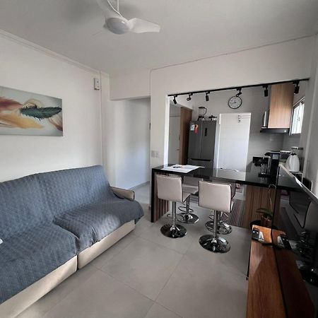 Canto Forte- Suite C/Varanda - Ate 5 Hospedes- Garagem - Wi Fi E 200 Metros Da Praia, 50 Metros Da Av Gastronomica Da Pg Praia Grande  Eksteriør billede
