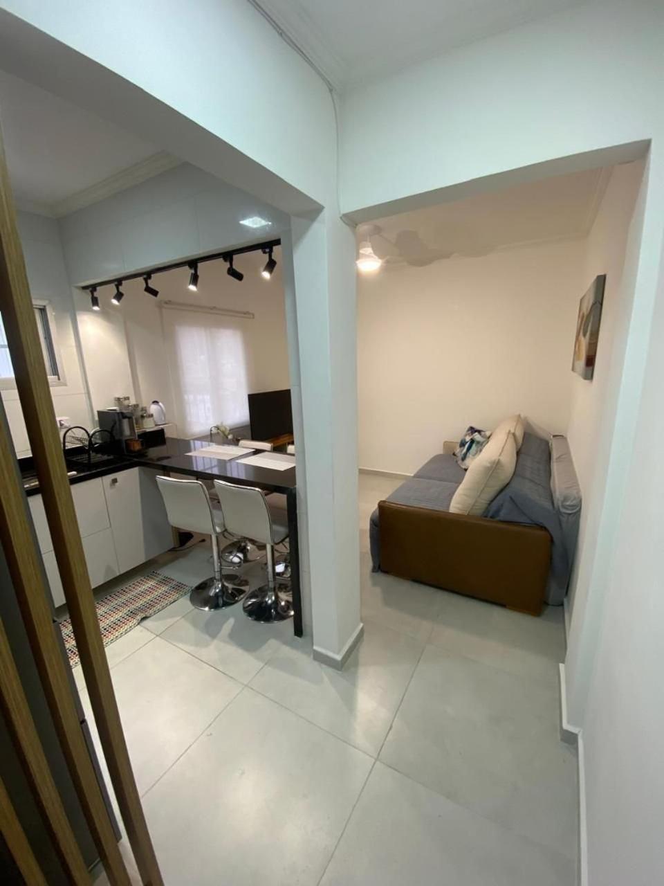 Canto Forte- Suite C/Varanda - Ate 5 Hospedes- Garagem - Wi Fi E 200 Metros Da Praia, 50 Metros Da Av Gastronomica Da Pg Praia Grande  Eksteriør billede