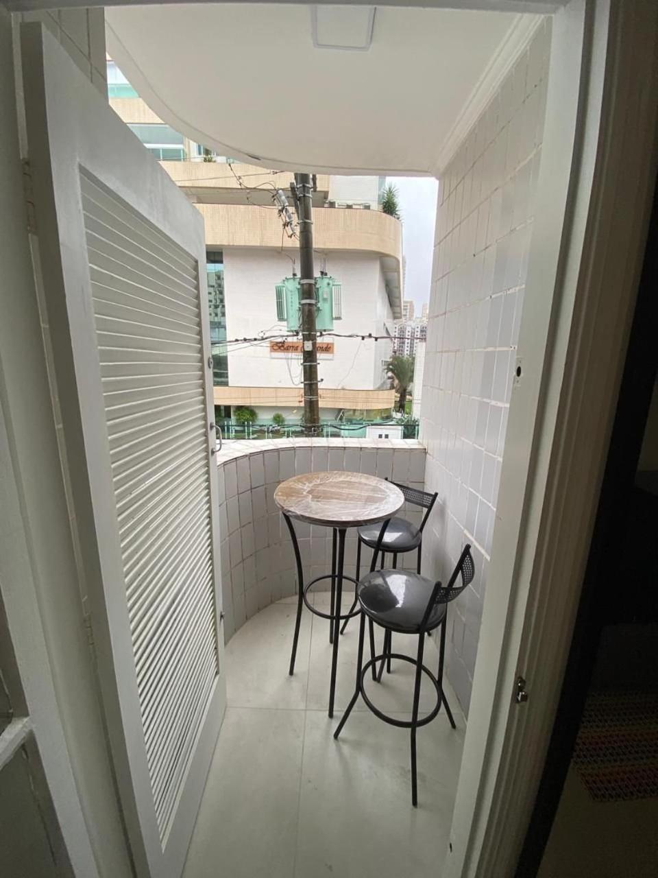 Canto Forte- Suite C/Varanda - Ate 5 Hospedes- Garagem - Wi Fi E 200 Metros Da Praia, 50 Metros Da Av Gastronomica Da Pg Praia Grande  Eksteriør billede