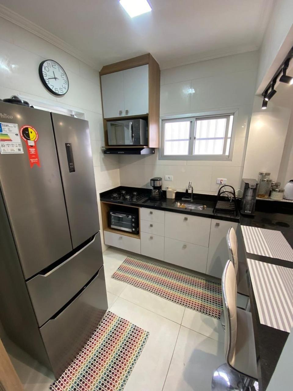 Canto Forte- Suite C/Varanda - Ate 5 Hospedes- Garagem - Wi Fi E 200 Metros Da Praia, 50 Metros Da Av Gastronomica Da Pg Praia Grande  Eksteriør billede