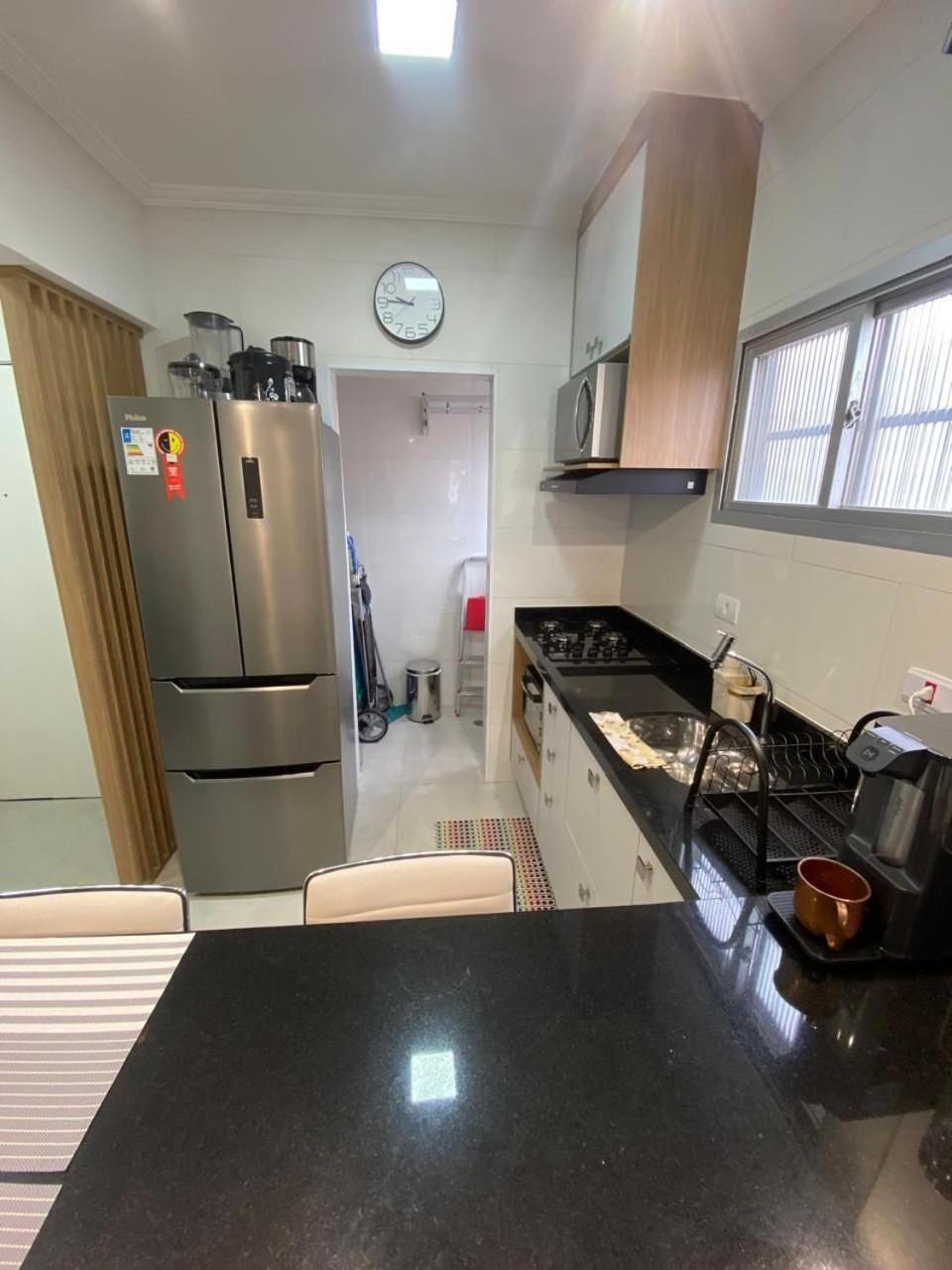 Canto Forte- Suite C/Varanda - Ate 5 Hospedes- Garagem - Wi Fi E 200 Metros Da Praia, 50 Metros Da Av Gastronomica Da Pg Praia Grande  Eksteriør billede