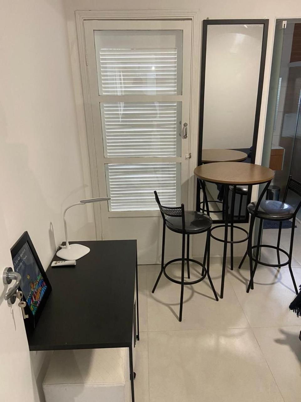 Canto Forte- Suite C/Varanda - Ate 5 Hospedes- Garagem - Wi Fi E 200 Metros Da Praia, 50 Metros Da Av Gastronomica Da Pg Praia Grande  Eksteriør billede