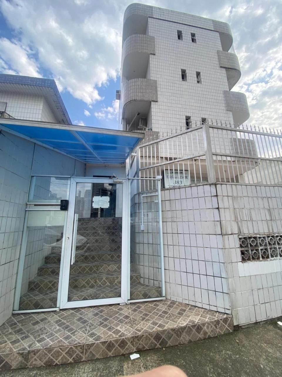 Canto Forte- Suite C/Varanda - Ate 5 Hospedes- Garagem - Wi Fi E 200 Metros Da Praia, 50 Metros Da Av Gastronomica Da Pg Praia Grande  Eksteriør billede